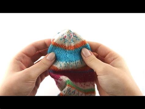 How to Knit Socks #8 Kitchener Stitch - YouTube