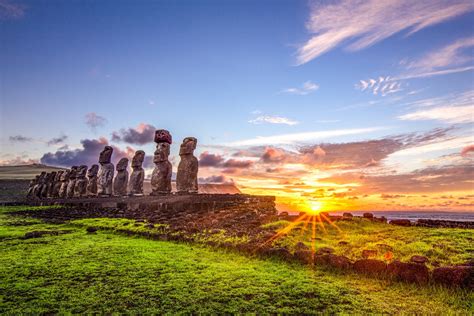 Green gras, Moai, Easter Island, statue, Chile HD wallpaper | Wallpaper ...