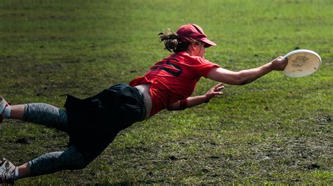 Ultimate frisbee - This Girl Can