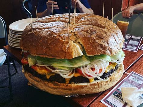 15 Insanely Intense Food Challenges Restaurants Offer