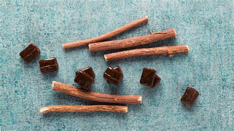 Licorice Root: Benefits, Uses, Precautions, and Dosage