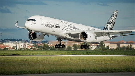 Airbus A350 XWB debuts at AirVenture