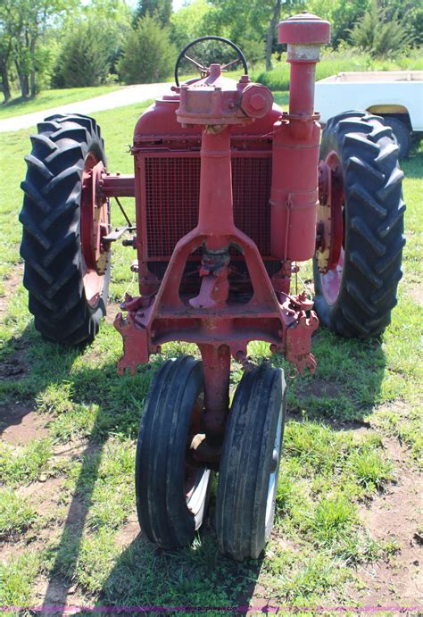 Farmall F-20 tractor in Lecompton, KS | Item J1098 sold | Purple Wave