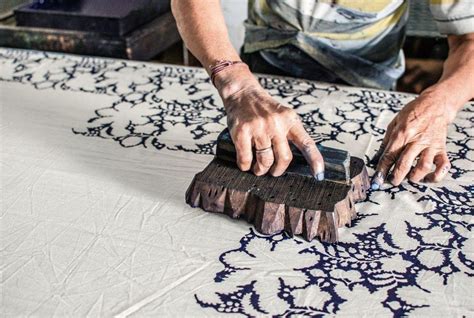 Trying my Hand at the Traditional Art of Block Printing in Jaipur ...