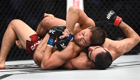 UFC free fight: Belal Muhammad submits Takashi Sato in Abu Dhabi