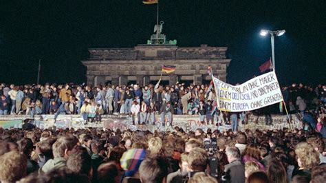 October 3, 1990: The Reunification of Germany - WELT