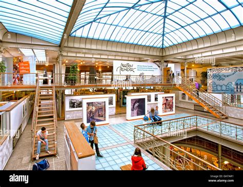 Intérieur du Musée de la Bande Dessinée à Bruxelles, Belgique Photo ...