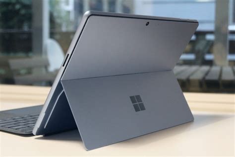 Microsoft Surface Pro 9 review: one step forward, one step back - AIVAnet