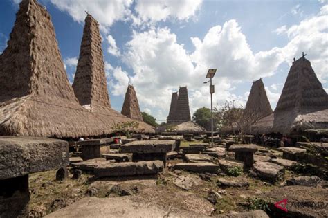 Sumba Timur miliki 162 objek wisata - ANTARA News Kupang, Nusa Tenggara ...