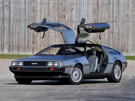 DeLorean DMC-12 wystawiony na sprzedaż