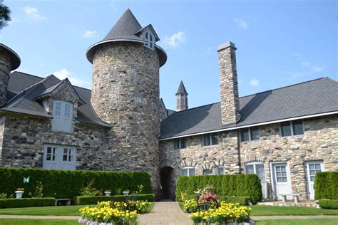 Castles in Michigan for Weddings | The Wedding Shoppe