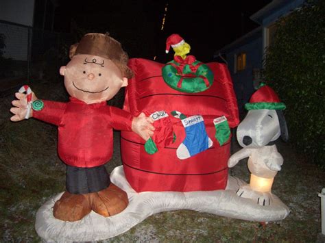 Snoopy Charlie Brown - Peanuts - Christmas Inflatable by Gemmy ...