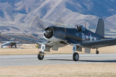 Vought F4U Corsair Warplane Technical Specs, History and Pictures ...