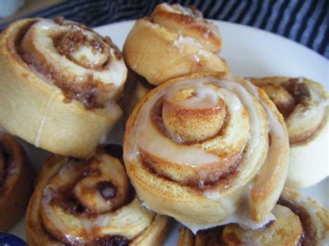 Nuala's Kitchen: Day 1: Cinnamon Scrolls