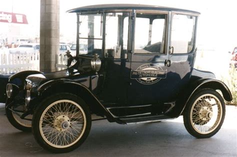 1915 Detroit Electric | Best electric car, Electric cars, Antique cars