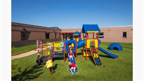 Riverwood Elementary School - Thrilling School Playground