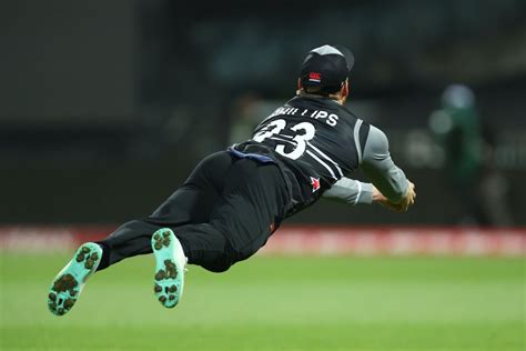 Glenn Phillips took a specky and he knew it | ESPNcricinfo.com