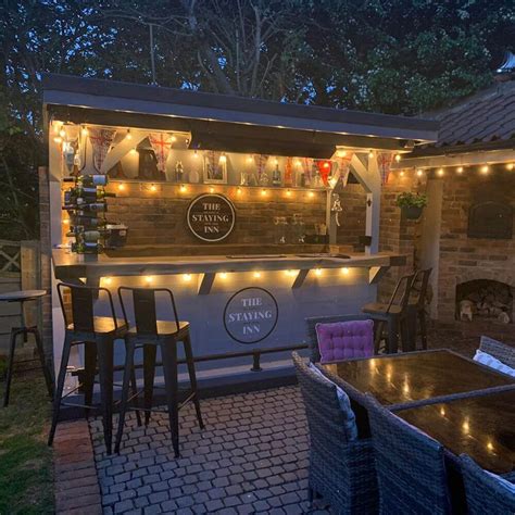 Outdoor Bar Ideas for this Summer [Expert Advice] | Wallsauce US