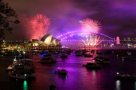 London’s New Year’s Eve fireworks back in full as…