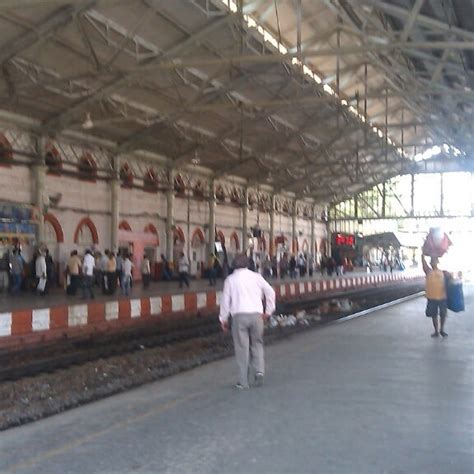 Byculla Railway Station - Estación de ferrocarril en Mumbai