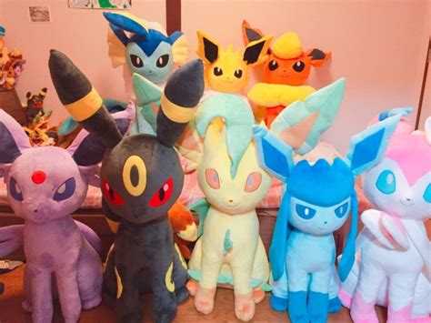 Meet All 9 Life Size Plushies Of Eevee And Its Evolutions - NintendoSoup