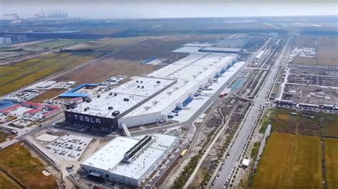 Tesla Gigafactory 3: Official Video Reveals High Level Of Automation