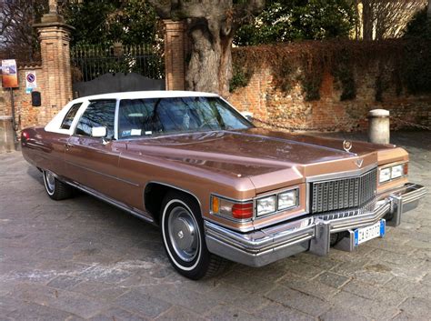 1975 Cadillac DeVille - Information and photos - MOMENTcar