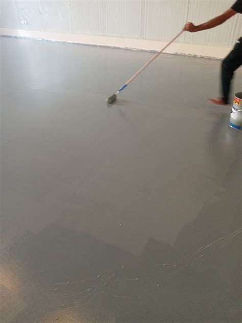 Epoxy Floor Paint Applicator Available In UAE - 800buildingmaterials ...