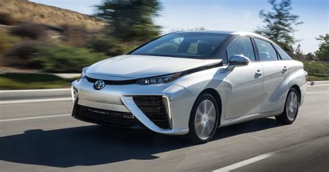 CES 2015: Toyota opens patents on hydrogen fuel cell technology - Los ...