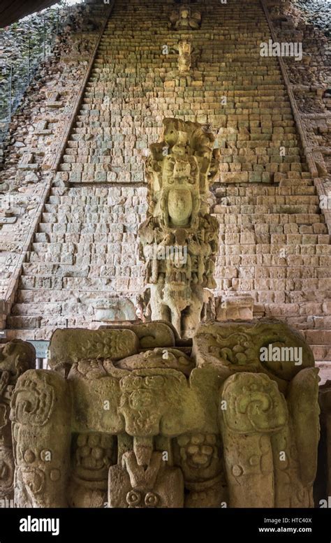 Copan hieroglyphic stairway hi-res stock photography and images - Alamy