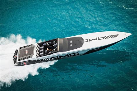 The World's Fastest Center Console Boats - YachtWorld