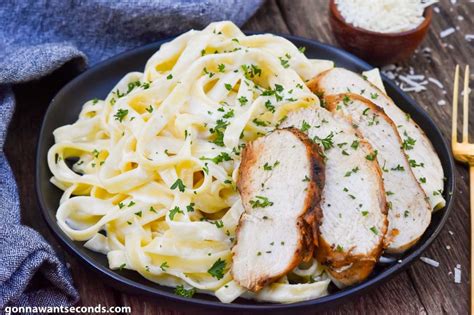 Olive Garden Chicken Alfredo - {Copycat Recipe} Gonna Want Seconds