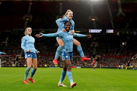 WSL: Man City win record derby as Arsenal continue winning streak | The ...