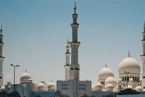 Over 2000 people in Dubai have converted to Islam in 2021 ...