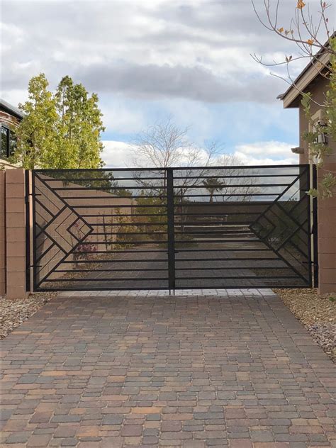 Residential Side Gates - LV Iron