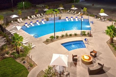 HOLIDAY INN EXPRESS HOTEL & SUITES $78 ($̶1̶0̶0̶) - Updated 2020 Prices ...