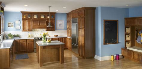 How to make brown kitchen cabinets look modern? ★ What color goes with ...