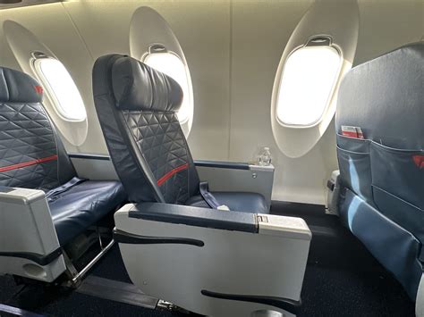 Review: Delta Connection CRJ-900 First Class