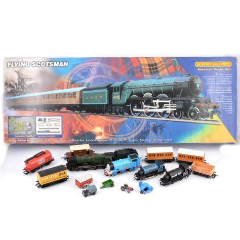 Hornby OO gauge railways Flying Scotsman train set, along wi