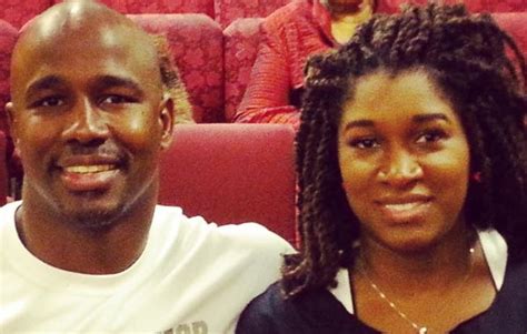 Former NFL LB Antonio Armstrong, wife reportedly killed by 16-year-old son