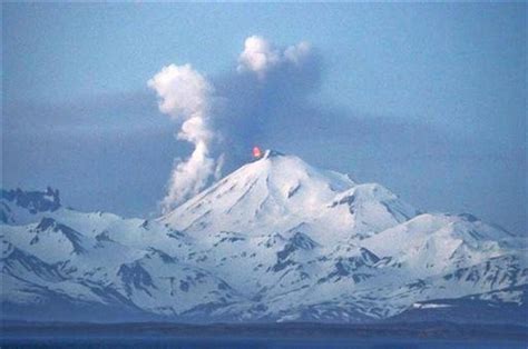 Alaska volcano continues to erupt - oregonlive.com