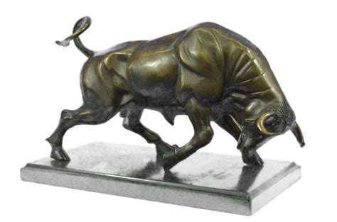 Hand Made Statue Stock Market Bull Bullisg Wall Street Bronze Sculpture ...