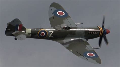 4Kᵁᴴᴰ Supermarine Spitfire FR Mk.XVIIIe (18e) - 100% PURE ROLLS ROYCE ...