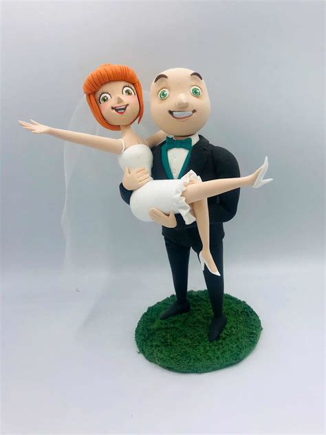 World Cake Topper. Lucy & Gru wedding cake topper, Animated Inspire wedding