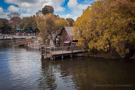 Pic of Tom Sawyer Island! Wildly unappreciated part of Disney. : r ...