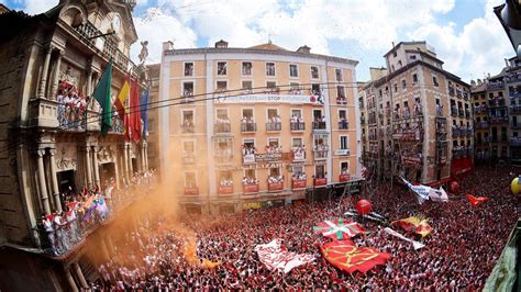 España cancela sus tradicionales fiestas de San Fermín en Pamplona