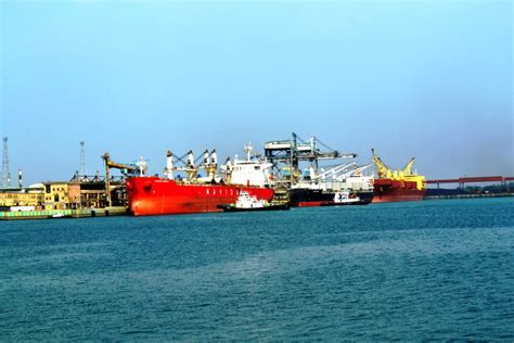 Paradip Port handles record cargo - OrissaPOST