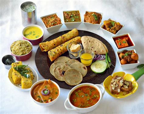 5 Thali Varieties In Mumbai You Must Try! | Curly Tales