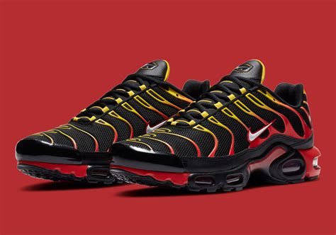 Nike Air Max Plus Red CZ9270-001 Release Date | SneakerNews.com