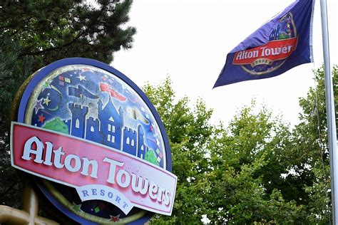 Alton Towers closes waterpark after guests suffer 'irritation of the ...